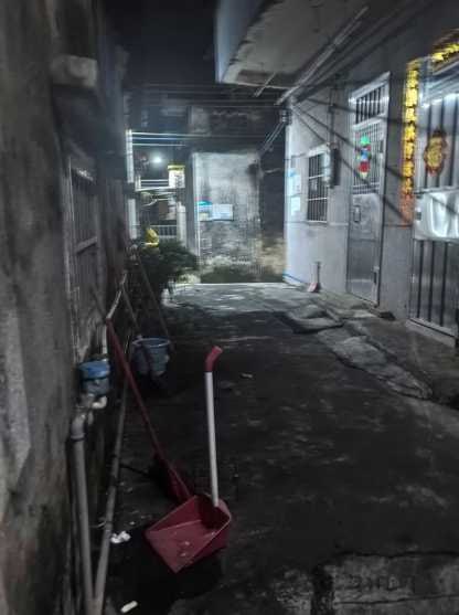 南水街小胡同 ，新聚友足浴后面